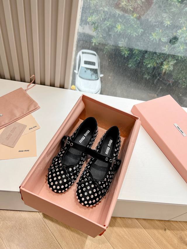 G0286现货供应顶级版本Miu Miu 缪缪女士蝴蝶结装饰缎面芭蕾舞平底鞋独家高版 Miu Mi* 24平底小羊皮半拖Zp开发 原版秒杀市面版本 Miu真的太
