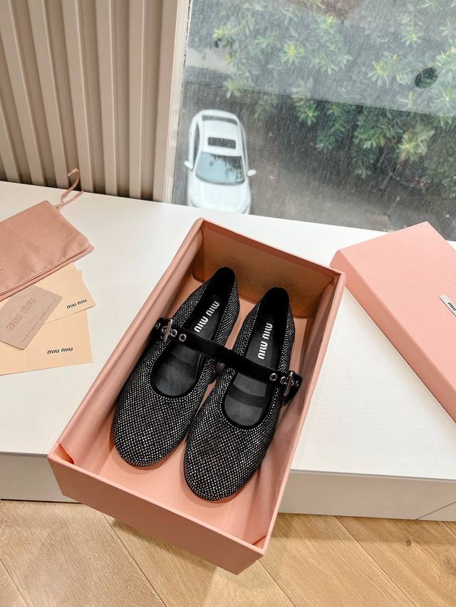 G0286现货供应顶级版本Miu Miu 缪缪女士蝴蝶结装饰缎面芭蕾舞平底鞋独家高版 Miu Mi* 24平底小羊皮半拖Zp开发 原版秒杀市面版本 Miu真的太