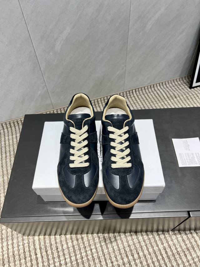 出厂:女 男 独家顶级版本 M*M6M*Aison M*Argiela~25Vs秋季经典复古休闲系列 复古圆头休闲鞋 光听到复古风就能立刻想到经典M*Argin