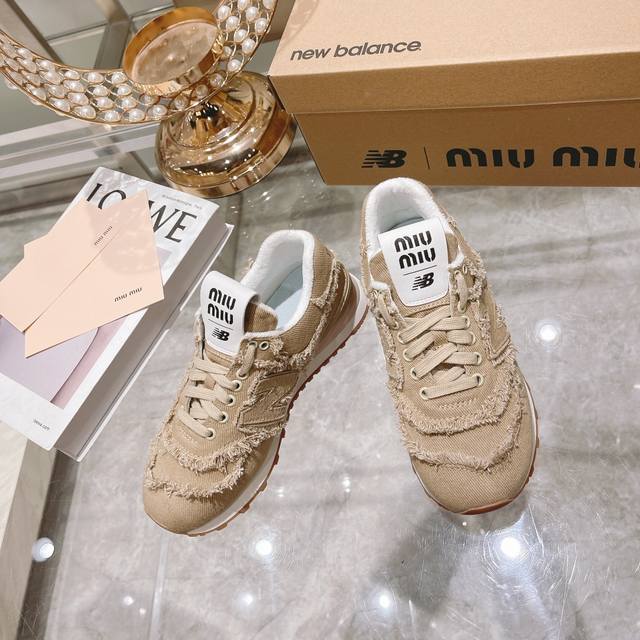 出厂 独家顶级版本 春夏最新爆款Miumiu X New Balance 574联名款Nb运动鞋系列 574联名复古运动鞋 原版一比一开模复刻，Miu Miu