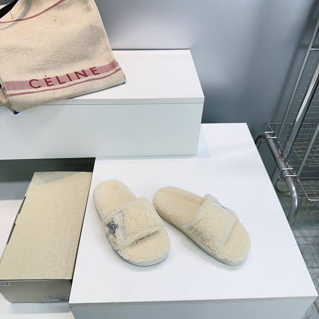 高品质出厂 ！顶级品质Ggdb 25秋冬新品休闲保暖羊羔毛星星小脏鞋平底毛毛拖鞋 百搭两穿休闲鞋 追求“完美的不完美”、品牌标志性的Lived-In 岁月留痕，