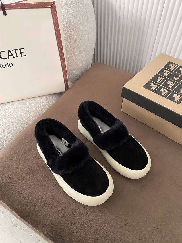 U*G 现货好拿 2025雪地靴 休闲羊毛低帮鞋，百搭版型♀♀新潮鼓型鞋底，时尚大方，耐磨防滑生胶底面，耐磨防滑，防冻♀.外翻羊毛设计，让冬天感觉满满的暖意澳洲