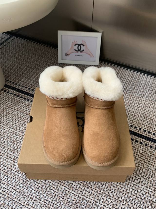 顶级版本 Ugg~25Vs秋冬爆款松糕厚底雪地靴系列 纯羊毛低帮雪地靴 一款不会撞衫的鞋子、简约的隔板设计上斑点的大底、鞋面真丝卷毛、秋冬季必备款、无论什么裤子
