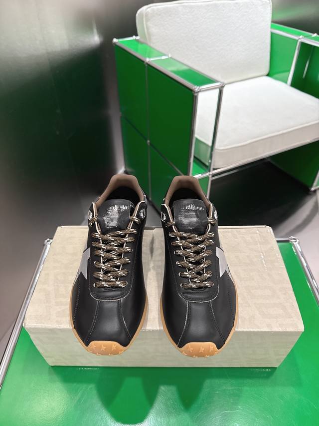 K027Ggdb 25Ss马拉松系列运动鞋 德训鞋 Marathon Speed-70年代美式田径风以简约线条勾勒速度美学 轻薄鞋款突破传统束缚 尼龙面与皮革拼