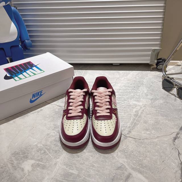 出厂 定制空军Diy 尺码：36 36.5 37.5 38 38.5 39 40 40.5 41 42 42.5 43 44 44.5 45