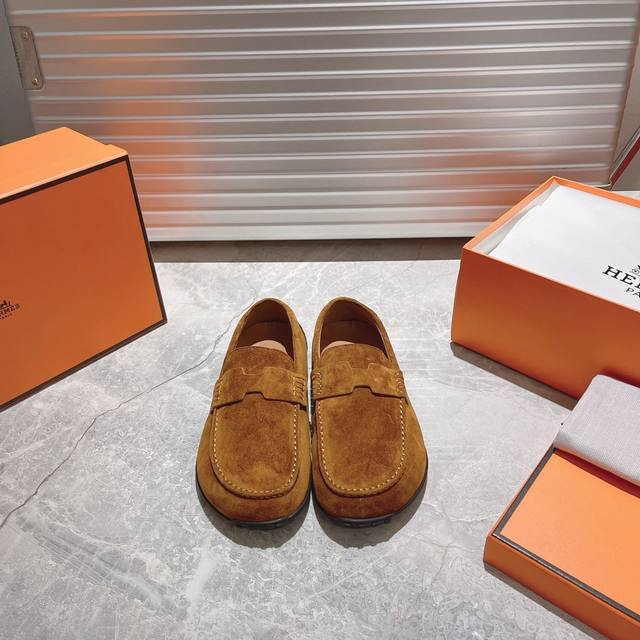 出厂 爱马仕 Hermes 2025春夏新款 Lazy豆豆女鞋 H家平底圆头时尚休闲乐福鞋 材质：鞋面进口羊猄皮+水染牛皮内里+原版开模Tpu大底 码段: 35