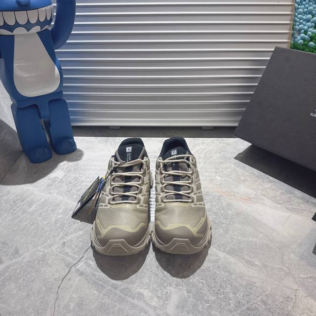 出厂 Kailas Fuga Du Boa 凯乐石 远征5 乌木灰 越野机能跑鞋 鞋面主体部分采用网状薄翼材质中底是大坡王最具特色的山形结构 Vibram Me