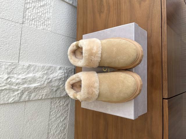 顶级版本: Jimmy Choo 吉米周 2025 秋冬新款 一脚蹬 穆勒鞋 毛毛鞋 Jc吉米周The Diamond Maxi Mule 穆勒鞋，一脚蹬便鞋造