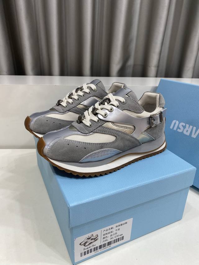 Sugarsu 25春夏休闲新款系列 拼色休闲运动鞋 简约的方头造型，复古中透着精致 鞋带的设计增添了几分灵动，而且它的百搭属性真的超强，无论是甜美风的连衣裙，