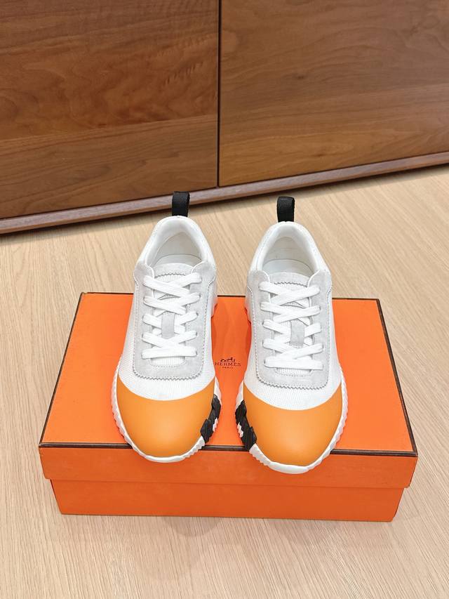 代购级 男款10 Hermes 爱马仕经典情侣款顶级品质#独家原版复刻√跑量款精致的工艺%脚感舒适越穿越好看原版透气网面布料和牛斤绒材质舒适透气羊皮内里 原版T