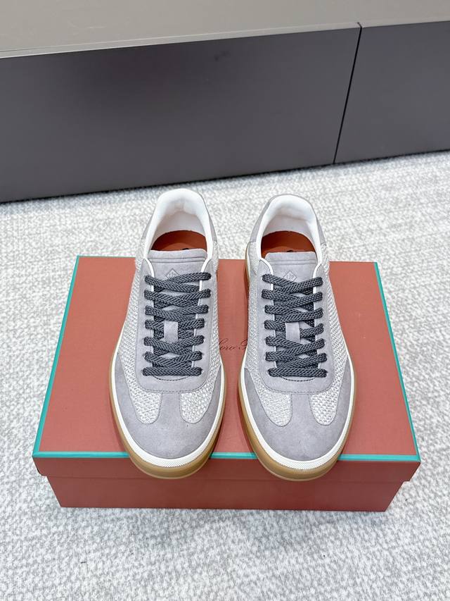 代购级顶货 诺悠翩雅 老钱风乐福鞋 穆勒拖顶级升级版全系列上新啦.今年的Lp再出新色，颜色非常的惊艳，适合夏天的同时又非常百搭显白 Loro Piana之Sum