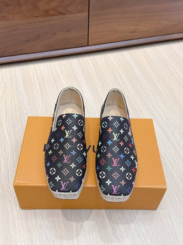 代购级 Lv 路易威登 X Tm 6Am 村上隆联名款樱桃凉鞋2025新款渔夫单鞋顶级版本原版一致 专柜主打最新款 Lv X Tm 6Am 村上隆联名款硬货上