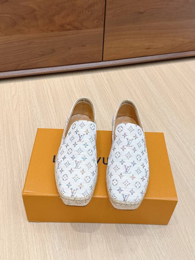 代购级 Lv 路易威登 X Tm 6Am 村上隆联名款樱桃凉鞋2025新款渔夫单鞋顶级版本原版一致 专柜主打最新款 Lv X Tm 6Am 村上隆联名款硬货上