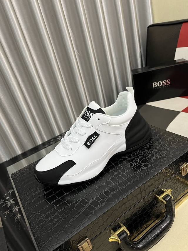 Boos 男鞋休闲鞋原单品质鞋面采用进口小牛皮，超透气舒适内里做工精细，高端大气。有时尚典范造型。发泡透明耐磨大底，穿着舒适，值得拥有。码数：38–444色可选