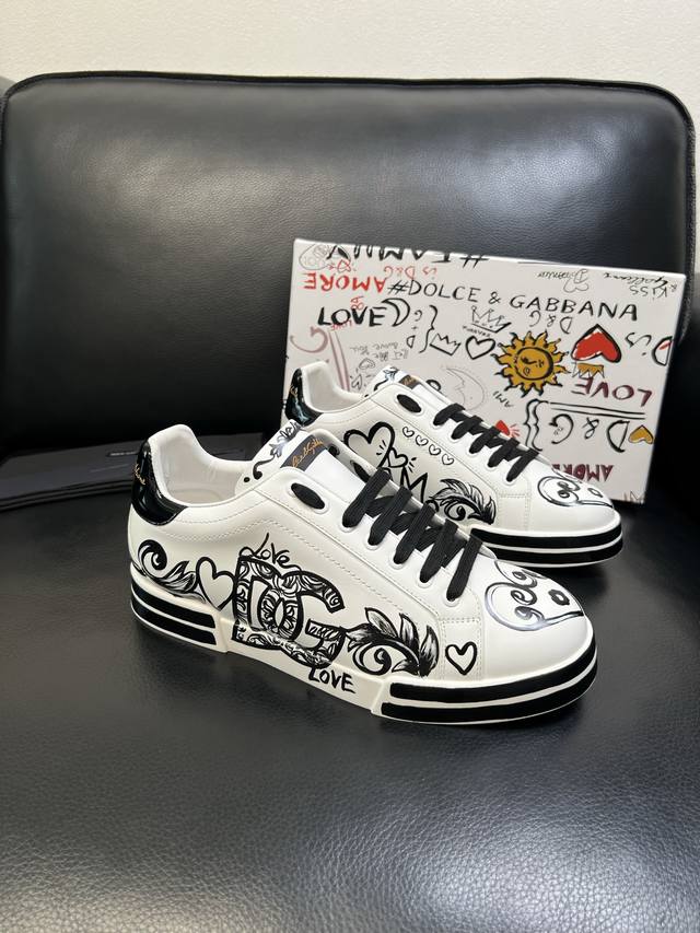 Dolce & Gabbana 高品质 顶级工艺品 杜嘉班纳 爆款专柜新品同步，鞋面意大利进口牛皮料，高品质复杂工艺，进口水染牛里垫，鞋底：原厂特供原版底，独家