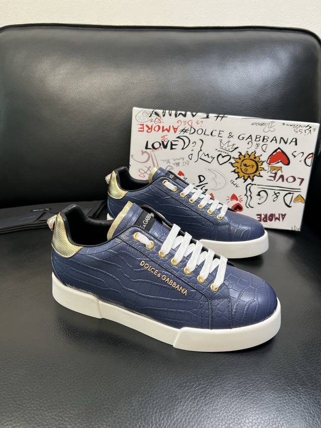 Dolce & Gabbana 高品质 顶级工艺品 杜嘉班纳 爆款专柜新品同步，鞋面意大利进口牛皮料，高品质复杂工艺，进口水染牛里垫，鞋底：原厂特供原版底，独家