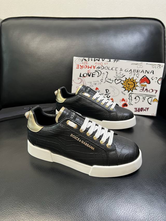 Dolce & Gabbana 高品质 顶级工艺品 杜嘉班纳 爆款专柜新品同步，鞋面意大利进口牛皮料，高品质复杂工艺，进口水染牛里垫，鞋底：原厂特供原版底，独家