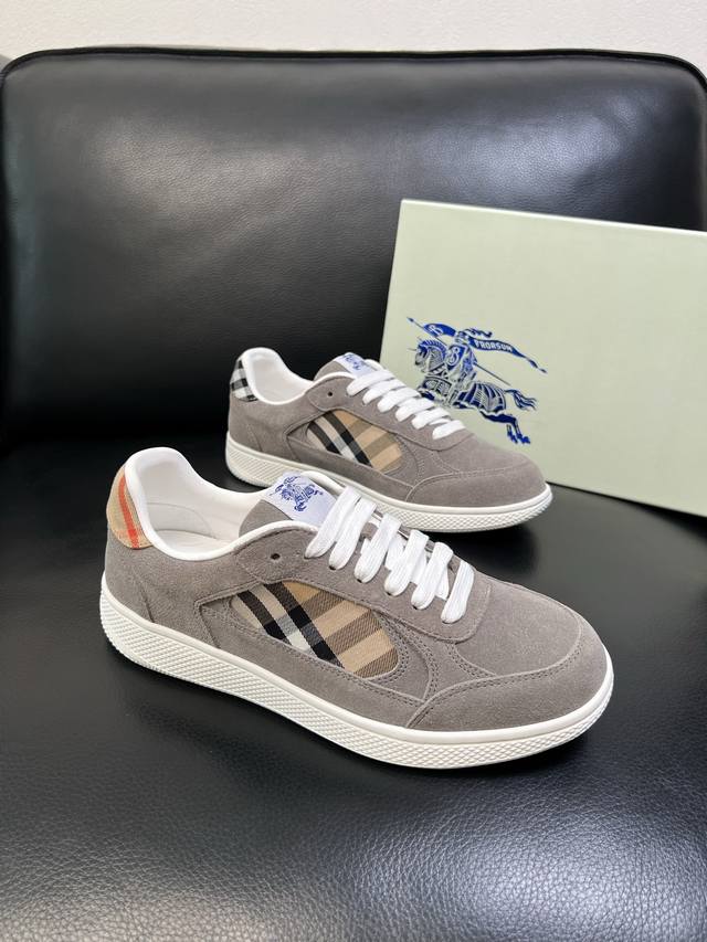 Burberry 顶级工艺品 巴宝莉 专柜同步，原厂配置意大利进口牛皮面料，高品质复杂拼接工艺，进口牛皮内里垫，透气舒适，鞋底：原厂特供原版底，原厂跟单货 高品