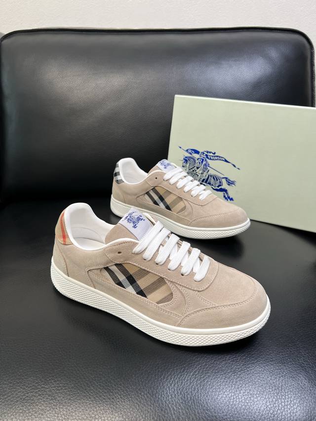 Burberry 顶级工艺品 巴宝莉 专柜同步，原厂配置意大利进口牛皮面料，高品质复杂拼接工艺，进口牛皮内里垫，透气舒适，鞋底：原厂特供原版底，原厂跟单货 高品