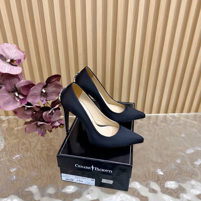 如果一定要受高跟鞋的累 那我就要Cesare Paciotti “插入心脏的利刃” Cesare Paciotti 匕首高跟鞋 绝版重金开模，对版工艺 全系列产