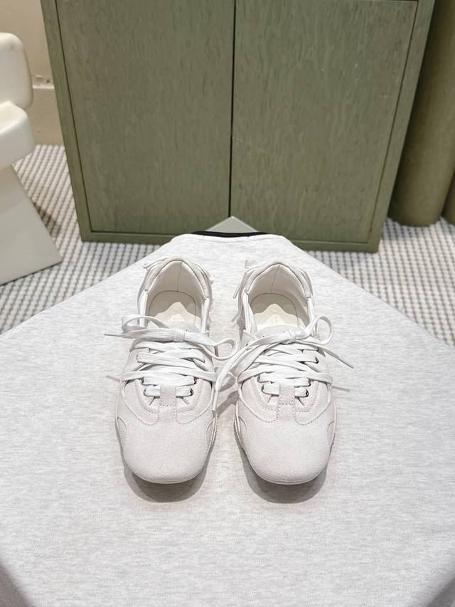 代购级 Acne Studios 25Ss 春夏季新款走秀款芭蕾鞋 可以说每一双都是可以珍藏的鞋子 今年这款芭蕾鞋真的是太美了 设计搭配芭蕾舞鞋瞬间仙儿到爆！