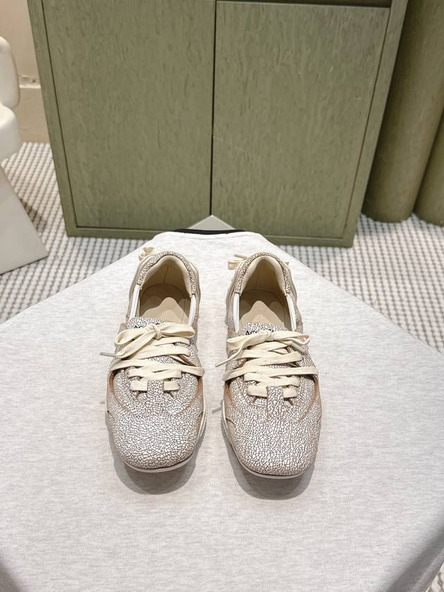 代购级 Acne Studios 25Ss 春夏季新款走秀款芭蕾鞋 可以说每一双都是可以珍藏的鞋子 今年这款芭蕾鞋真的是太美了 设计搭配芭蕾舞鞋瞬间仙儿到爆！