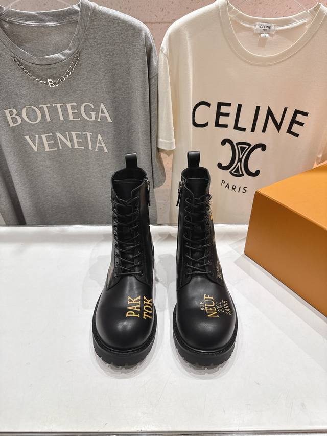 高版本出厂 情侣款 Louis Vuitton 25Ss Lv驴牌新款系带情侣英伦风帅气马丁靴短靴 楦型百搭瘦脚Yyds.造型立体饱满，气质满满 上脚舒适 非常