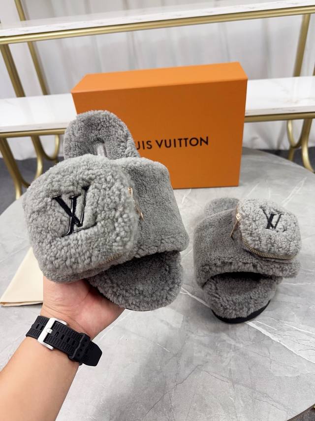 驴家Lv路易威登 爆款上市 Louis Vuitton 2025新款羊毛拖鞋细柔软羊毛 頂级品质纯皮毛一体直毛打造！超温暖的感觉，穿上仿佛踩在云朵上Lv经典老花