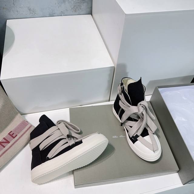 高品质出厂皮面 ！布面350！顶级品质超酷潮鞋 男女同款机车靴 ！ 欧文Rick Owens-24Ss秋冬厚底 Ro 帆布系列 高品质 ！Owens 到 至今的