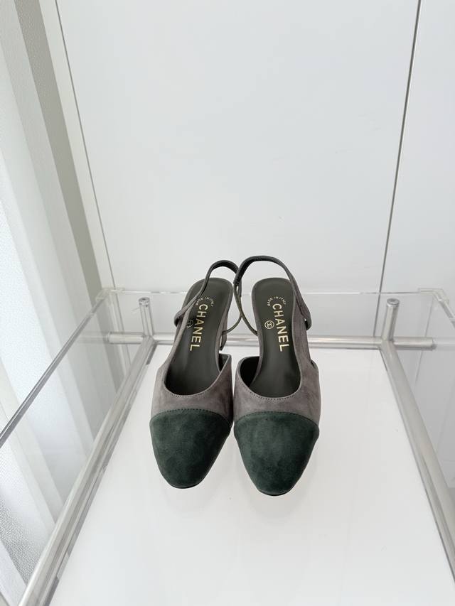 小香新色经典款系列 ～～～独家推荐，市场最高版～～～原版1：1定制， 面料：麂皮 内里：羊皮 大底：意大利皮底 跟高：6.5Cm 码数：35-39 40，定做不