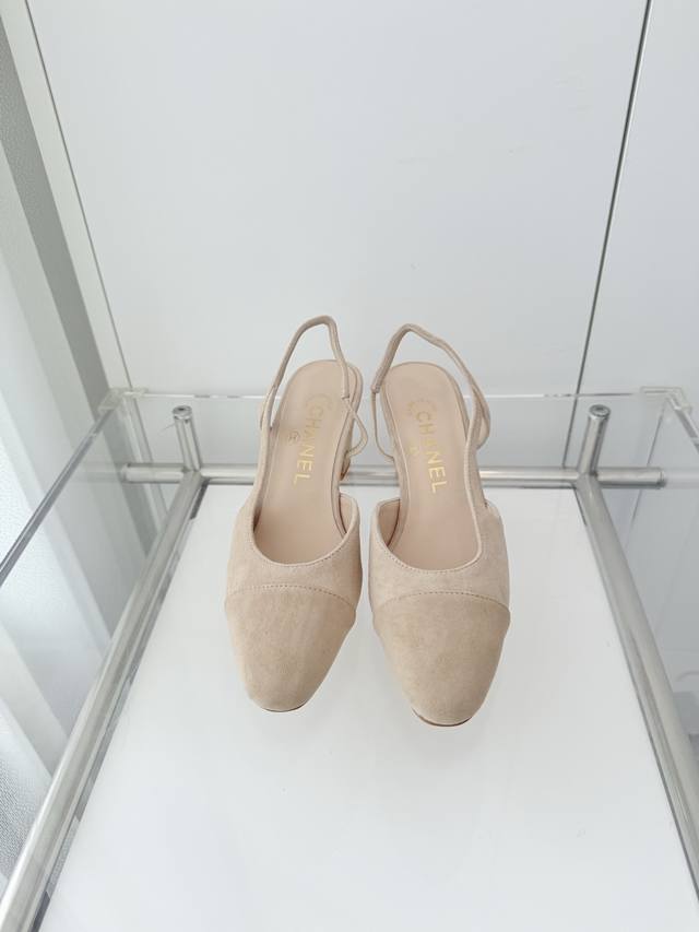 小香新色经典款系列 ～～～独家推荐，市场最高版～～～原版1：1定制， 面料：麂皮 内里：羊皮 大底：意大利皮底 跟高：6.5Cm 码数：35-39 34 40