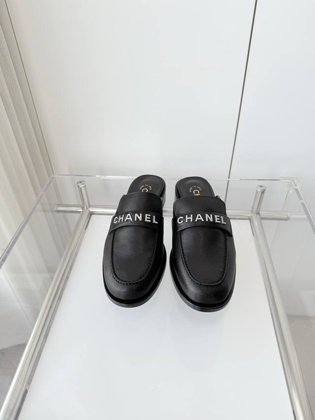 小香2025秋冬新品 ～～～独家推荐，市场最高版～～～原版面料、原版1：1定制，非市场普通版本。 面料：牛皮 内里：羊皮 大底：意大利皮底 码数：35-39 4