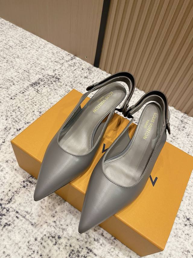 高版本出厂： Louis Vuitton Ss25 F057 New Arrival Lv驴牌春夏系列新款尖头高跟鞋凉鞋单鞋 简约精致，高级感满满，尽显优雅气质