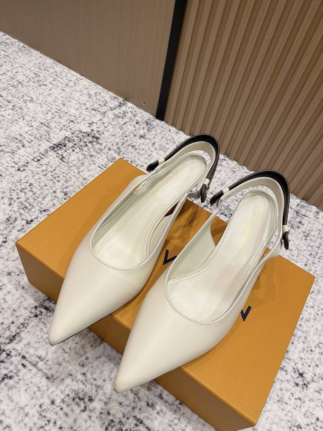 高版本出厂： Louis Vuitton Ss25 F057 New Arrival Lv驴牌春夏系列新款尖头高跟鞋凉鞋单鞋 简约精致，高级感满满，尽显优雅气质