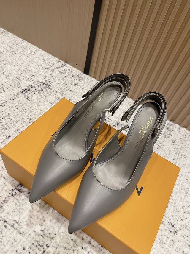 高版本出厂： Louis Vuitton Ss25 F057 New Arrival Lv驴牌春夏系列新款尖头高跟鞋凉鞋单鞋 简约精致，高级感满满，尽显优雅气质