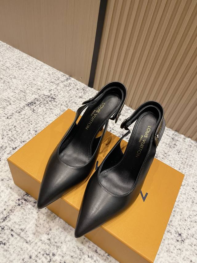 高版本出厂： Louis Vuitton Ss25 F057 New Arrival Lv驴牌春夏系列新款尖头高跟鞋凉鞋单鞋 简约精致，高级感满满，尽显优雅气质