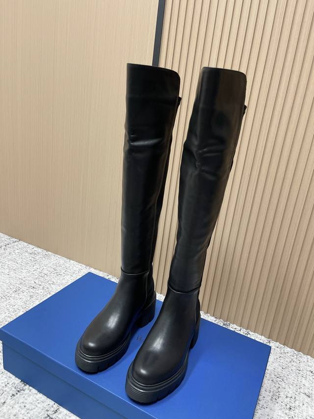 顶级版本： Sw最新款5050骑士靴 秋冬必备单品 更秀气简单的楦型Sw#独家发售！ 超级火～～Sw过膝长靴 一路看着Sw火过来，好几年好几年了丝毫没有衰退趋势