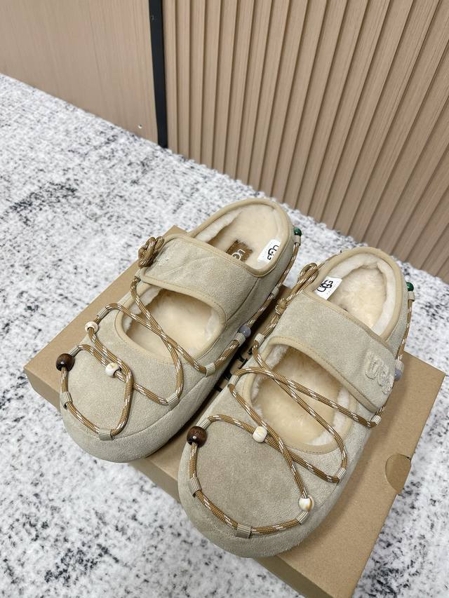 顶级版本： Ugg 2025 秋冬季毛茸茸的芭蕾和玛丽珍 可爱与性感并存的气质，玛丽珍必须榜上有名，你能想到Ugg能有那么洋气的老棉鞋？选品部门真的是用心了，我