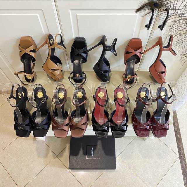 顶级版本，圣罗兰Ysl Saint Laurent新款高跟凉鞋，羊皮 漆皮 真丝面，羊皮里，真皮大底，跟高8.5Cm，前水台高约2.5Cm，35-40码 41，