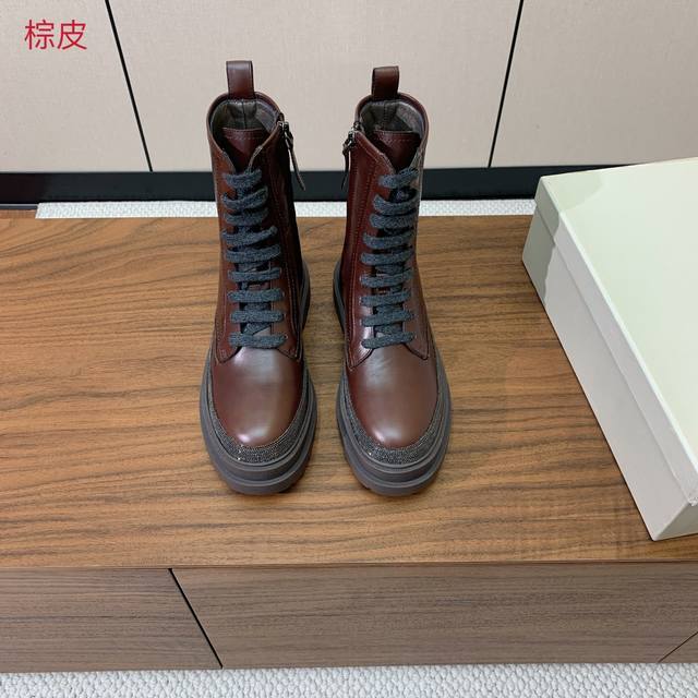 Brunell* Cucinell* 新款绑带短靴。鞋面牛反绒，牛皮。羊皮内里，原版开模五金，橡胶大底。 码数：35-42 35、41、42定制不退换