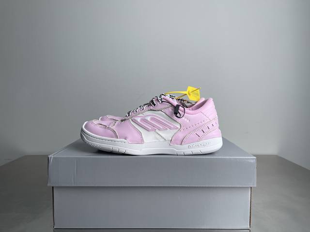 Balenciaga巴黎世家 Hamptons Worn-Out 圆头系带 低帮 生活休闲鞋 尺码：35-40 偏大一码