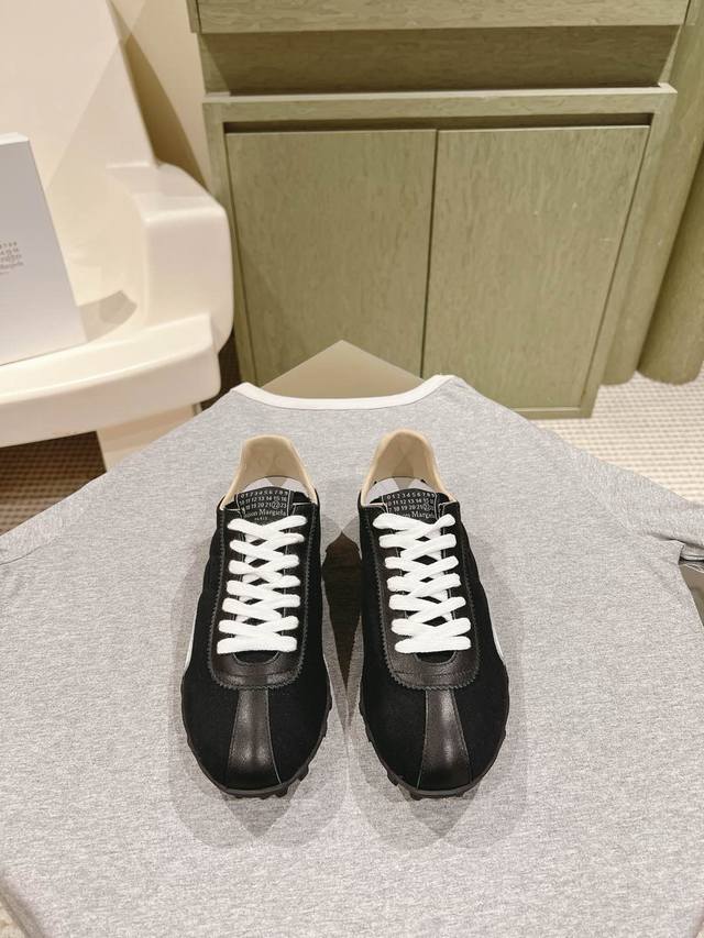 情侣款 225 马吉拉专柜同步最新休闲鞋！ 大热时尚风 弹力织带私印系列 ！ Mm6 Maison Margiela的实验性从功能主义的解构美学出发，意想不到的