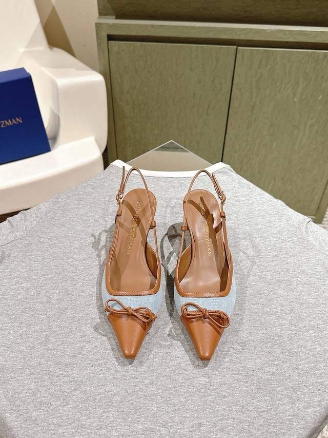 Sw夏季凉鞋 225 新款上新 ★★★★★ 小尖头搭扣设计！简约舒适 时髦又精致 鞋面：牛牛仔布牛皮 内里: 舒适羊皮内里 大底：意大利真皮大底 跟4.5 鞋码