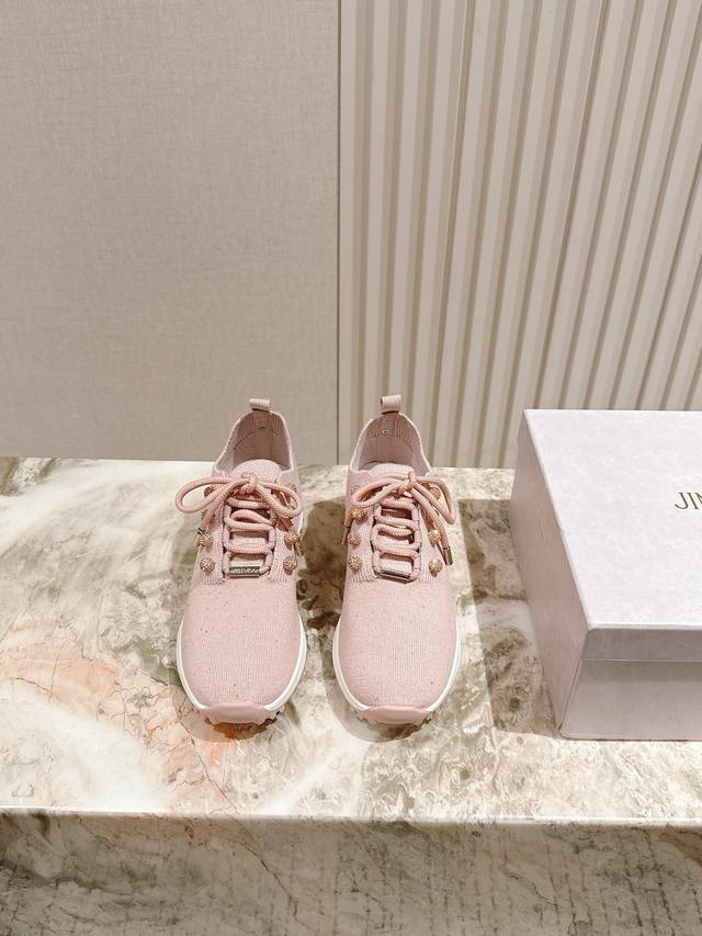 225 Jimmy Choo*最新弹力袜子休闲鞋，专柜主打系列！代购级别！面料选用原版一致牛皮豹纹元素，搭配Jc元素的珍珠刺绣襄钻工艺，绝绝子的系列组合！上脚超