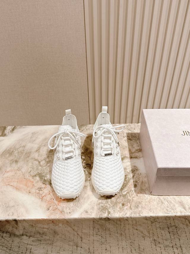 225 Jimmy Choo*最新弹力袜子休闲鞋，专柜主打系列！代购级别！面料选用原版一致牛皮豹纹元素，搭配Jc元素的珍珠刺绣襄钻工艺，绝绝子的系列组合！上脚超