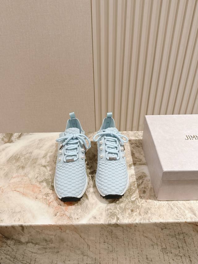 225 Jimmy Choo*最新弹力袜子休闲鞋，专柜主打系列！代购级别！面料选用原版一致牛皮豹纹元素，搭配Jc元素的珍珠刺绣襄钻工艺，绝绝子的系列组合！上脚超