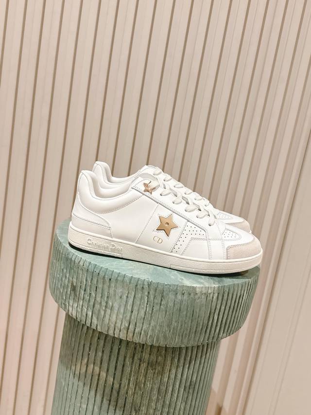 C016代购级别Dior迪奥新款松糕鞋厚底休闲鞋 这款Dior Star运动鞋延续经久不衰的轮廓，采用牛皮革精心制作，所以上脚会特别的舒服哦 饰以同色调绒面革镶