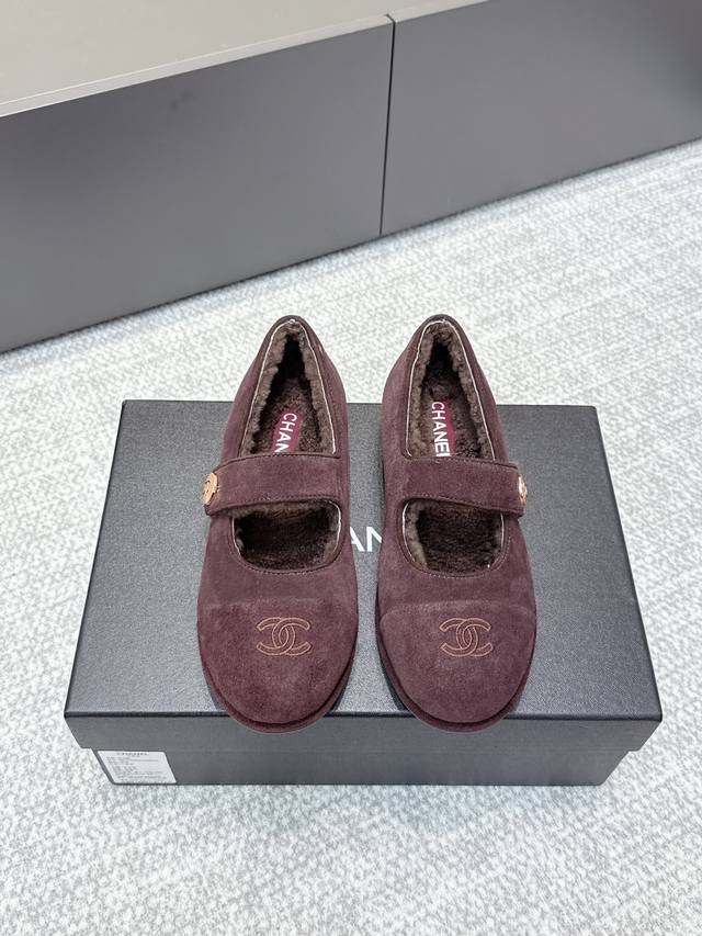 代购级 Chanel香奈儿｜25Ss秋冬新款泰迪羊羔毛玛丽珍平底芭蕾舞鞋毛里包子鞋！ 软乎乎 糯叽叽 一眼沦陷的软糯感！羊羔毛！是软Fufu的羊羔毛啊！整个鞋面