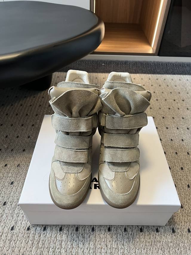 Isabel Maran* 伊莎贝尔25款秋冬新款 Ins网红博主热推!一双简单又不失高级的靴子...原版1:1复刻隐线大底!脚感特别舒适 随意百搭!超级适合街  Isabel Maran* 伊莎贝尔25款秋冬新款 Ins网红博主热推!一双简单又不失高级的靴子...原版1:1复刻隐线大底!脚感特别舒适 随意百搭!超级适合街