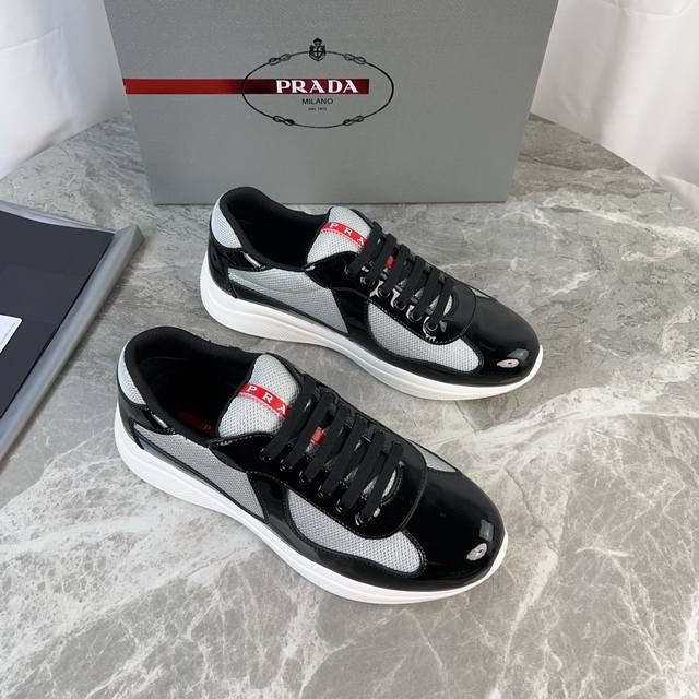 P家经典款 面：头层牛漆皮+品牌网布 里：进口Bk网布 垫：牛皮冲孔透气垫脚 底：原版开模花纹防滑橡胶底 原版包装 Size:35-45